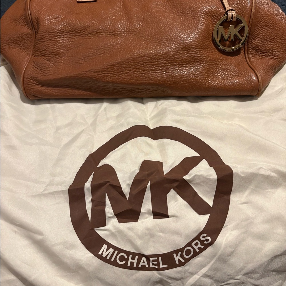 Michael Kors speedy version bag. All leather, used but in good condition